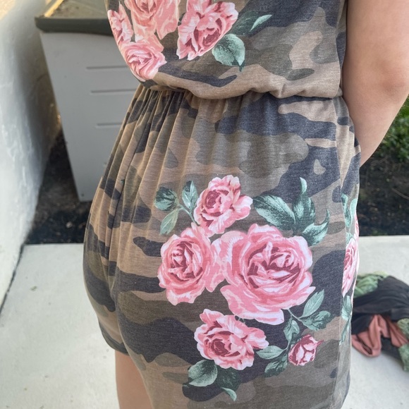 Camo floral romper - Picture 8 of 11